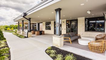 Courtyard with ample sitting